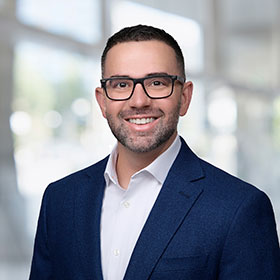 Professional Headshot of Daniel Castro
