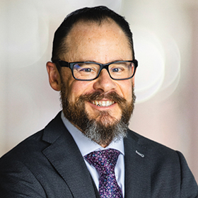 Professional Headshot of Daniel Gold