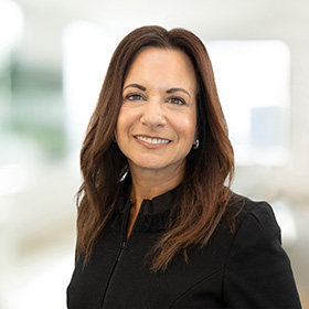 Professional Headshot of Laurie De Armond