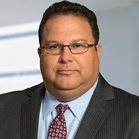 Professional Headshot of Ian Shapiro
