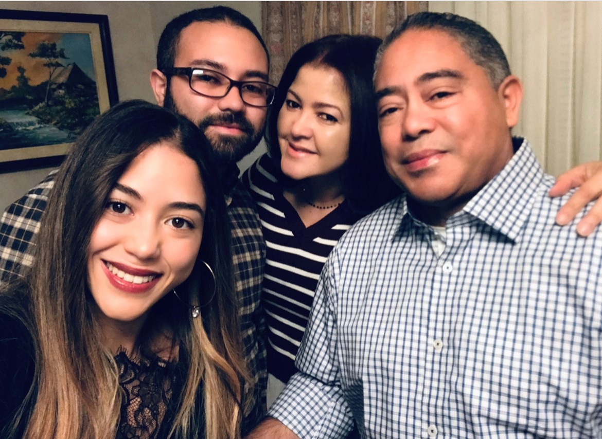 A selfie of Genesis Nunez and her family